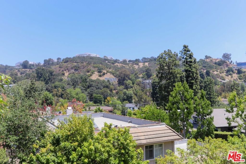 12145 La Casa Lane Los Angeles CA 90049 17 12145 La Casa Lane Los Angeles CA 90049