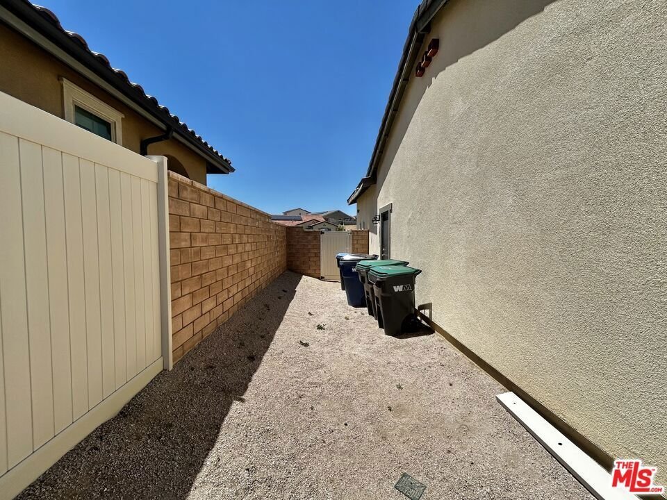 39186 Pinto Court Palmdale CA 93551 70 39186 Pinto Court Palmdale CA 93551