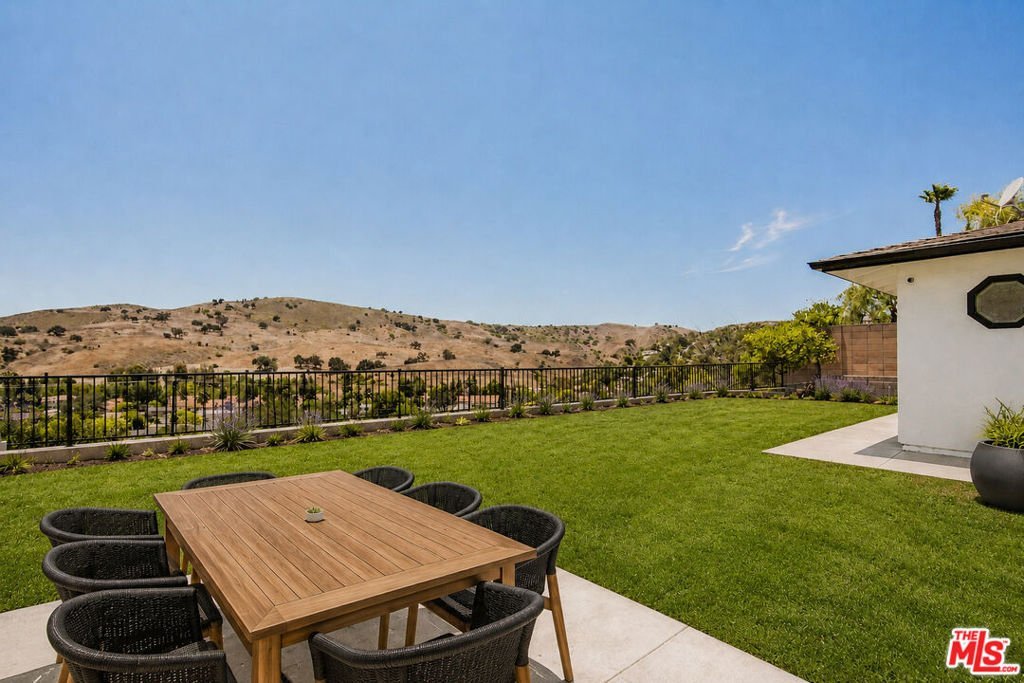 5703 Parkmor Road Calabasas CA 91302 50 5703 Parkmor Road Calabasas CA 91302