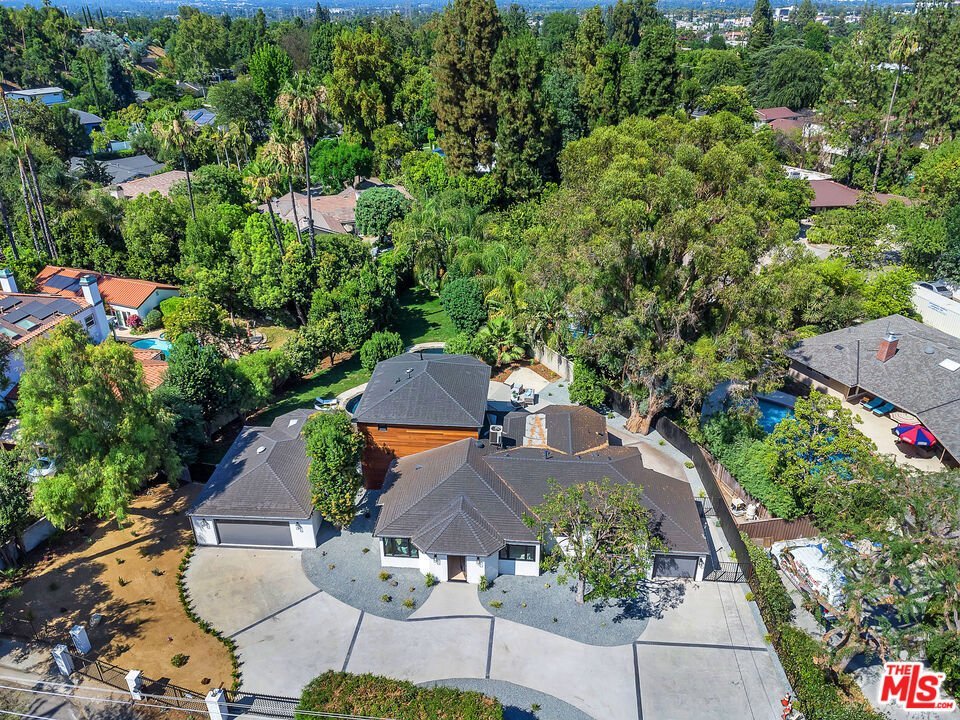 19061 Wells Drive Los Angeles CA 91356 48 19061 Wells Drive Los Angeles CA 91356