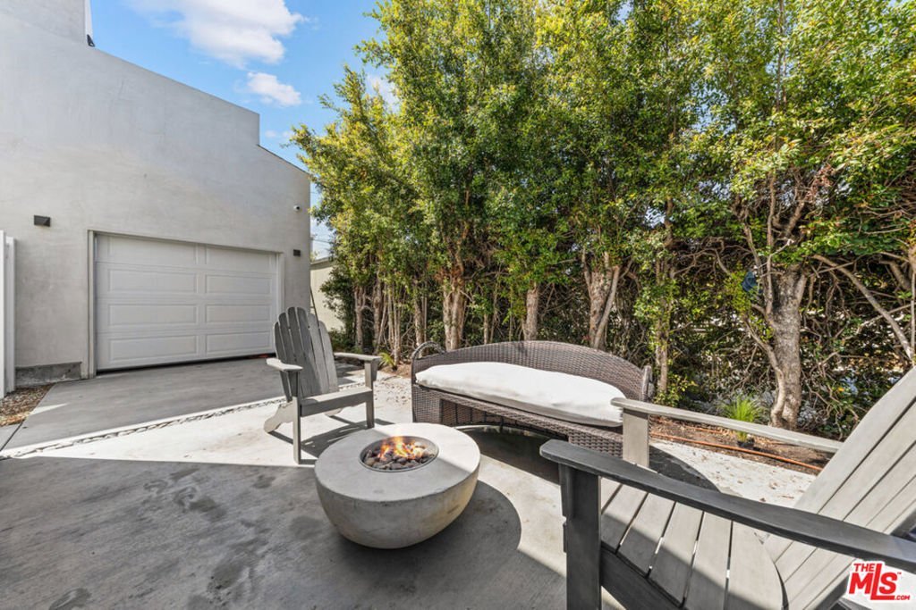 2957 Midvale Avenue Los Angeles CA 90064 31 2957 Midvale Avenue Los Angeles CA 90064