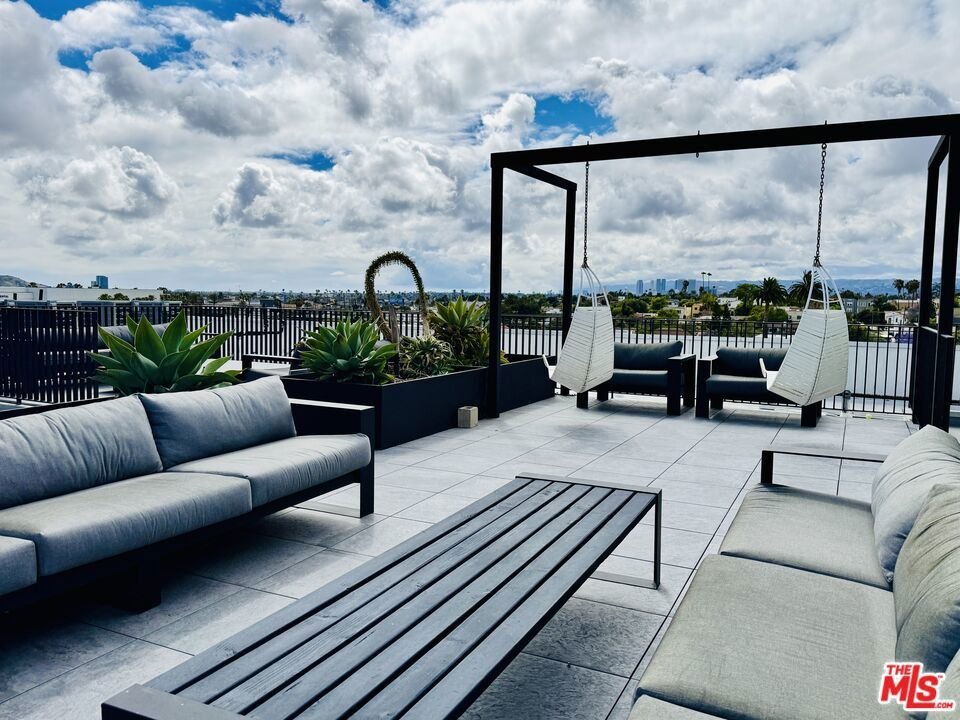 4506 Dockweiler Street 301 Los Angeles CA 90019 23 4506 Dockweiler Street 301 Los Angeles CA 90019