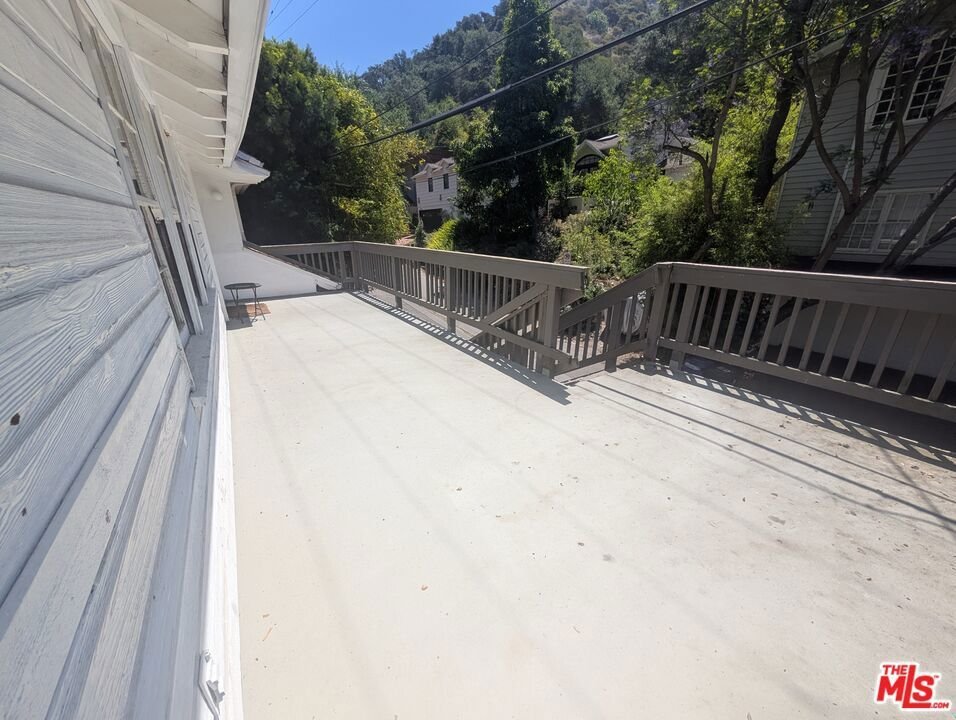9699 Yoakum Drive Los Angeles CA 90210 32 9699 Yoakum Drive Los Angeles CA 90210