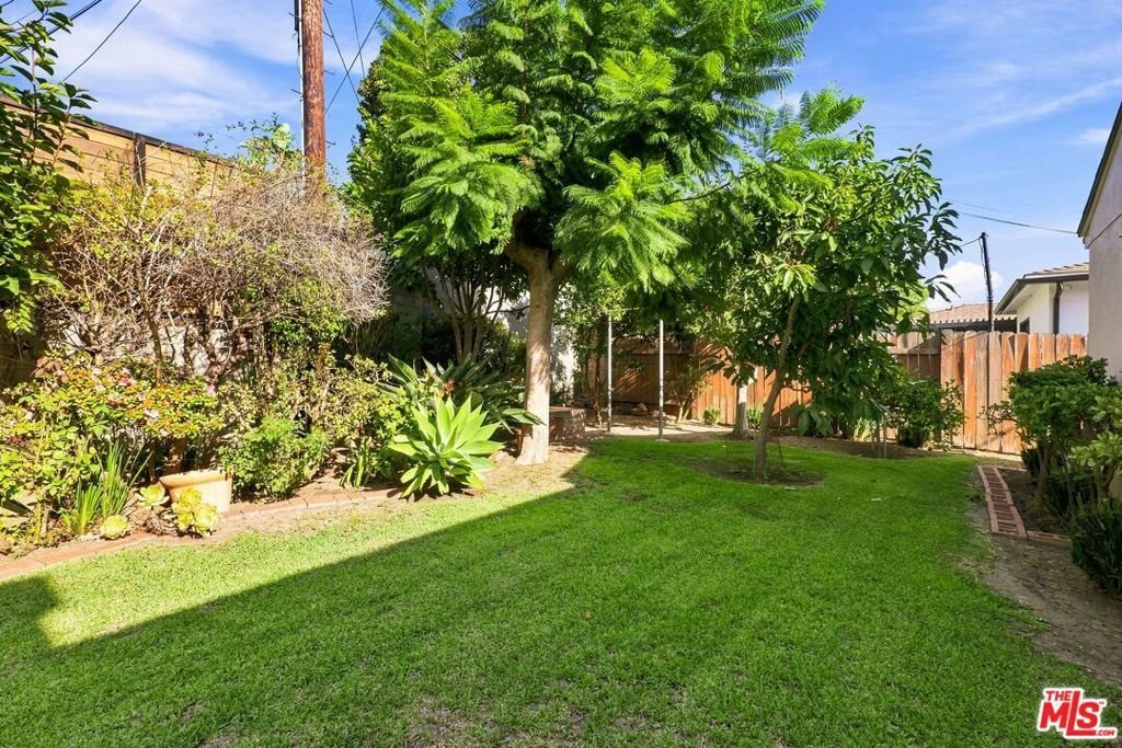 2136 Hillsboro Avenue Los Angeles CA 90034 10 2136 Hillsboro Avenue Los Angeles CA 90034