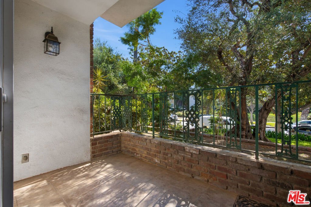 837 S Windsor Boulevard 6 Los Angeles CA 90005 22 837 S Windsor Boulevard 6 Los Angeles CA 90005
