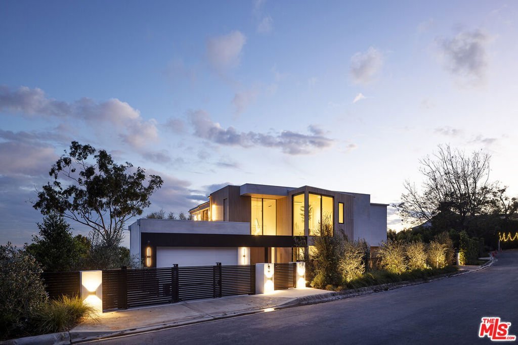 1660 Casale Road Pacific Palisades CA 90272 61 1660 Casale Road Pacific Palisades CA 90272