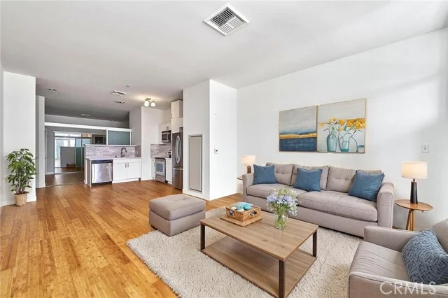 3810 Wilshire #1904 photo 1