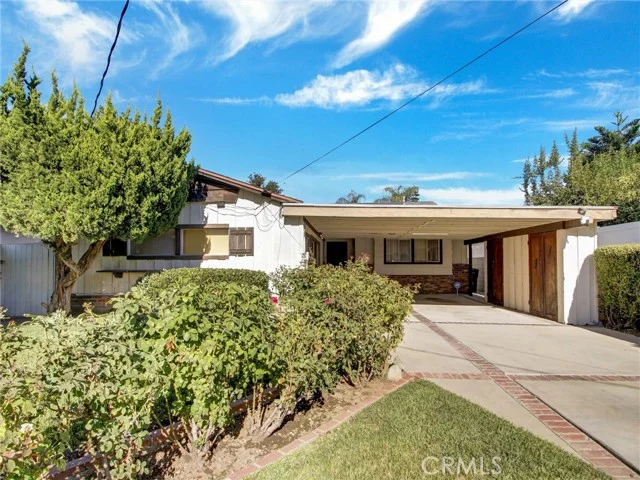 6928 Tobias Avenue photo 1