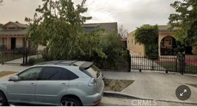 1826 West 39th Street photo 1