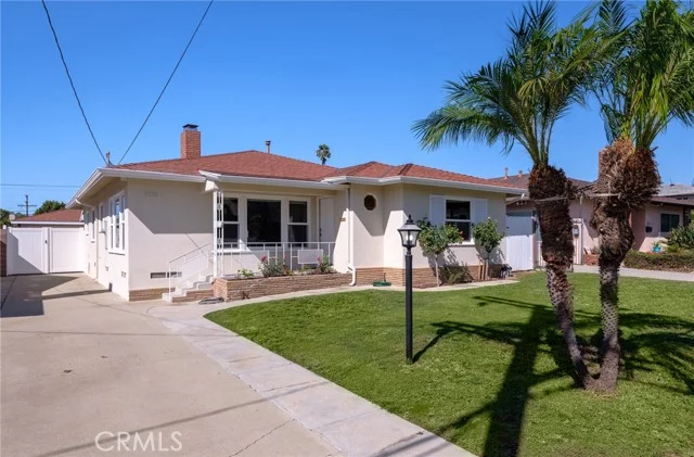 1731 Iris Avenue photo 2
