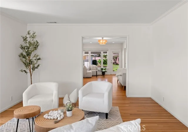 1731 Iris Avenue photo 4