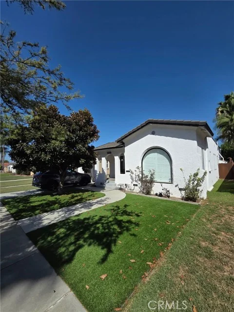 1525 E Poinsettia, Long Beach