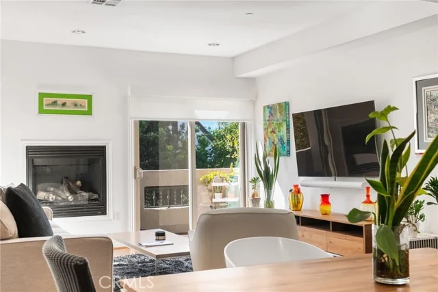 1410 N Curson Avenue #202 photo 5