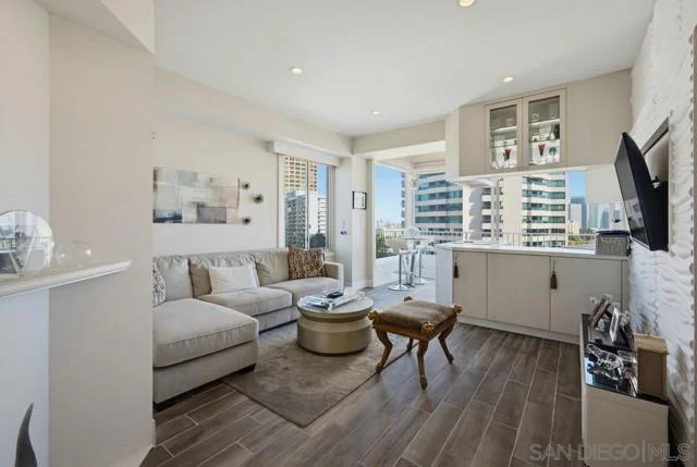 10501 Wilshire Blvd #1005, Los Angeles