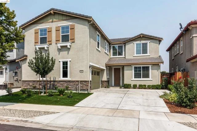 979 Princess Way photo 1