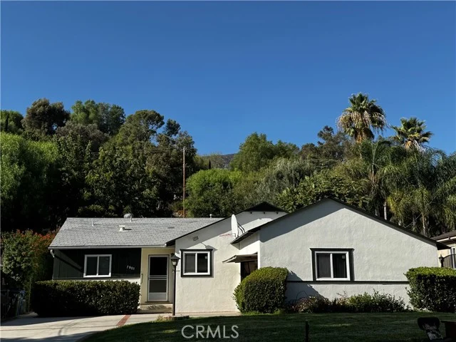 7901 Ellenbogen, Los Angeles