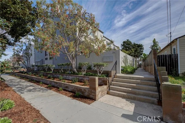 216 S Juanita Avenue #A photo 1