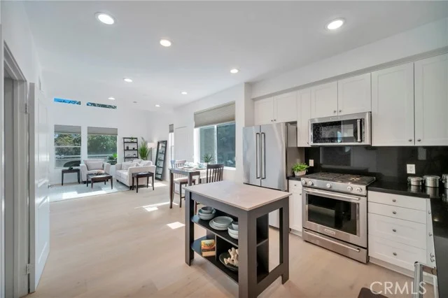 5550 Boardwalk #102, Hawthorne