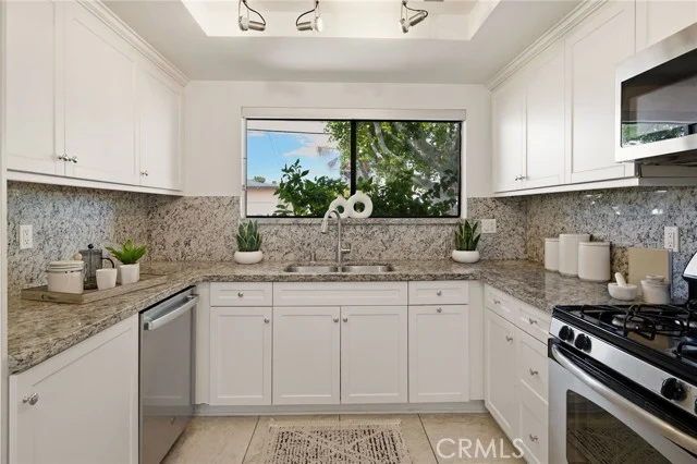 2300 Carnegie Lane #4, Redondo Beach