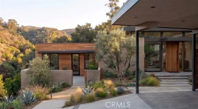 26137 Fairside Rd, Malibu