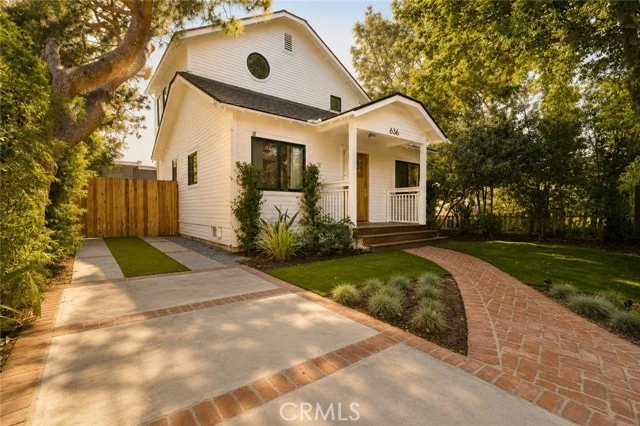 636 Bay photo 1