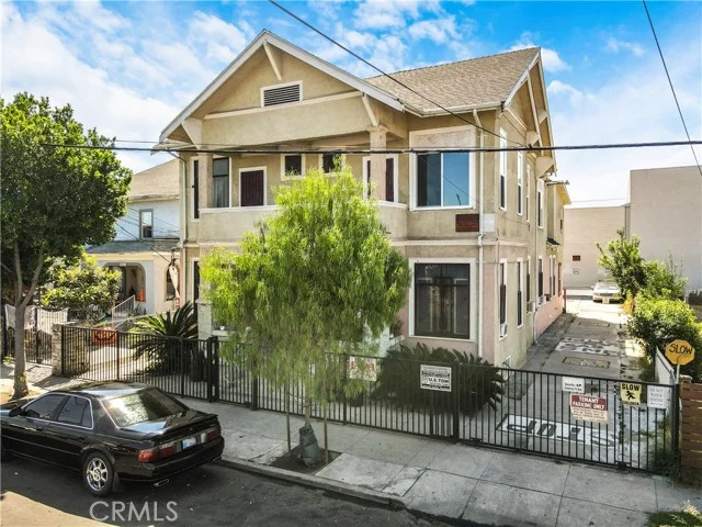 134 E 31st Street photo 3