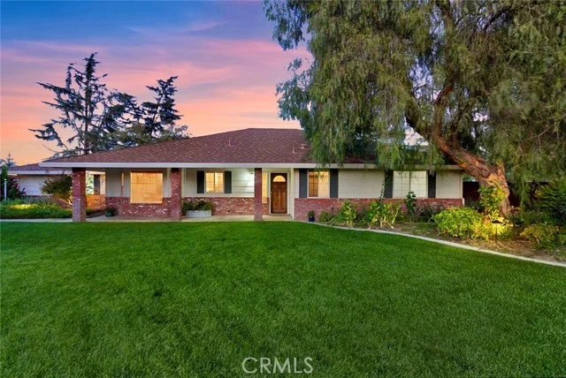2850 Woodbury Court photo 1