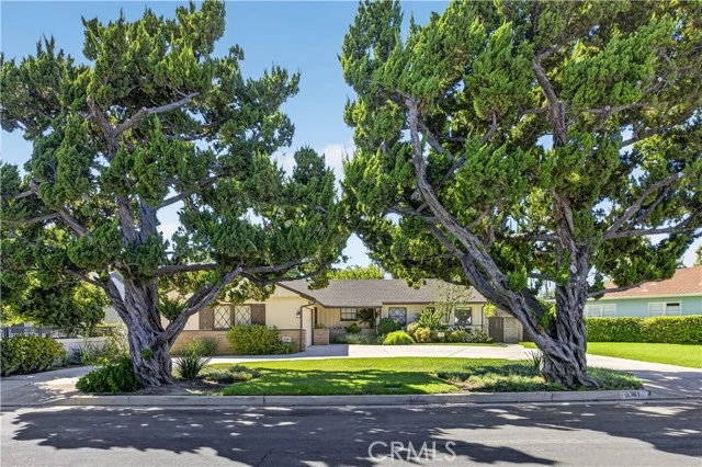 5961 Hillview Park, Valley Glen