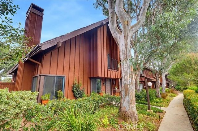1713 Westmont photo 1