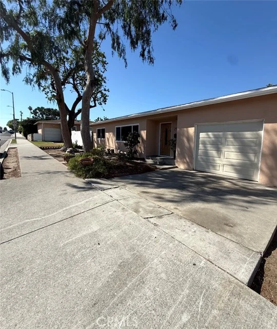 1705 252nd, Lomita