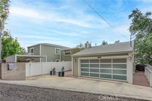 20925 Almazan Road, Woodland Hills