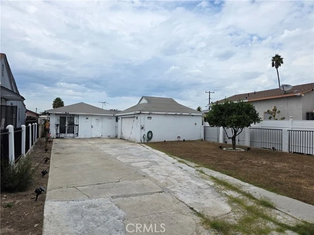 10613 S Felton Avenue, Inglewood