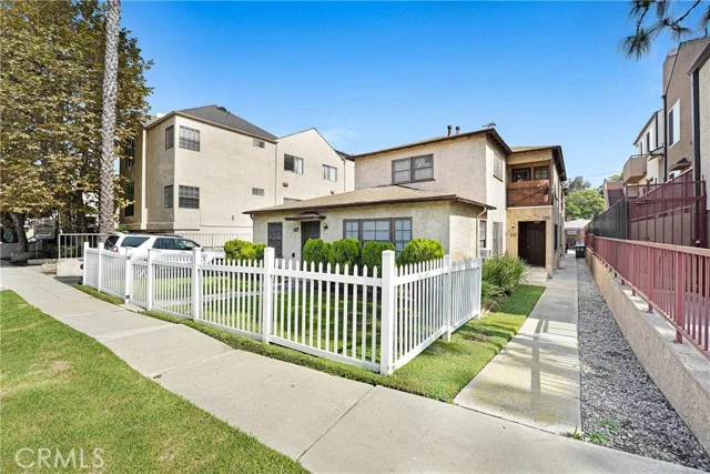 2526 S Centinela Avenue photo 3