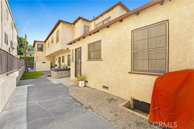 2526 S Centinela Avenue photo 5