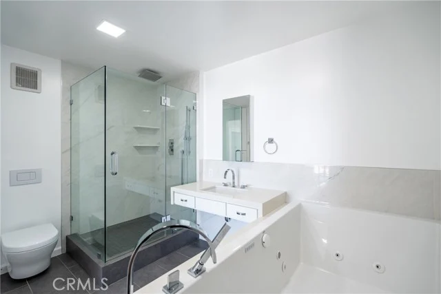 531 Esplanade #713 photo 2