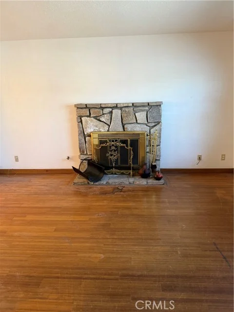 412 E Cassidy photo 3