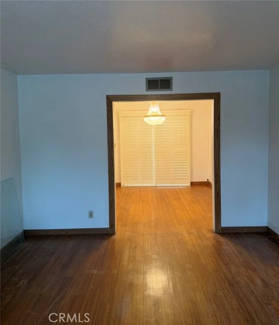 412 E Cassidy photo 4