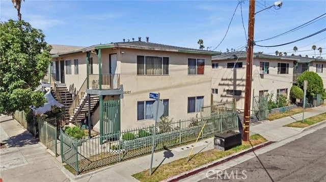 25323 Frampton, Harbor City