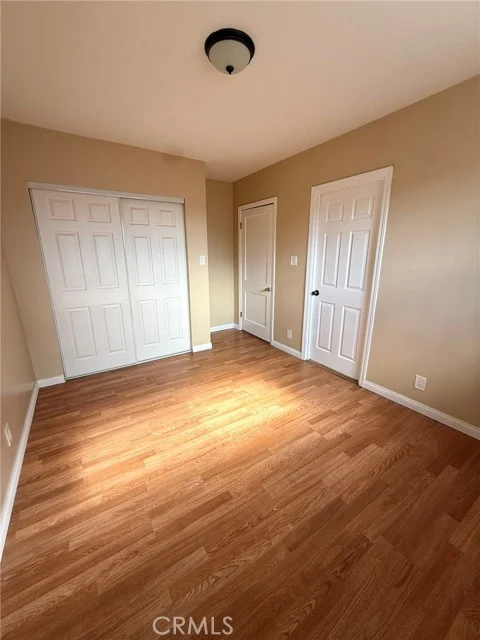 6117 S Hoover photo 4