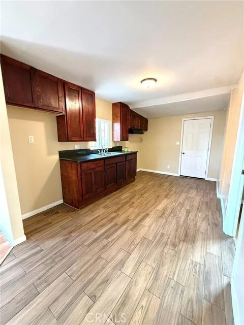 6117 S Hoover photo 5