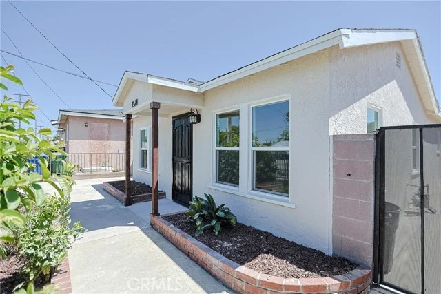 1524 W 223rd Street photo 3