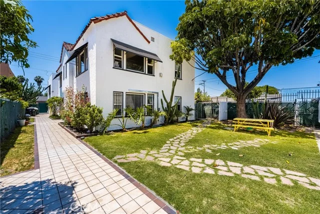 -1871 Pacific Avenue, Long Beach