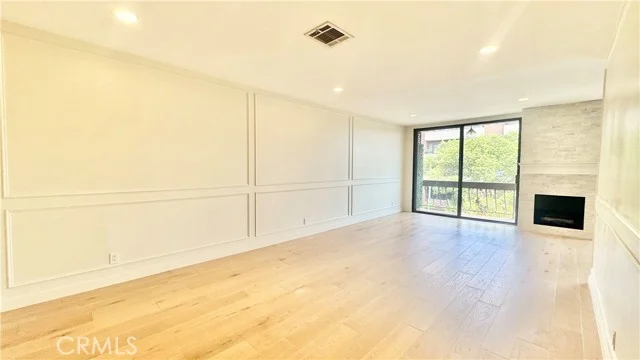 1735 N Fuller Avenue #445 photo 2