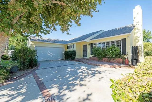 7032 Encino photo 1