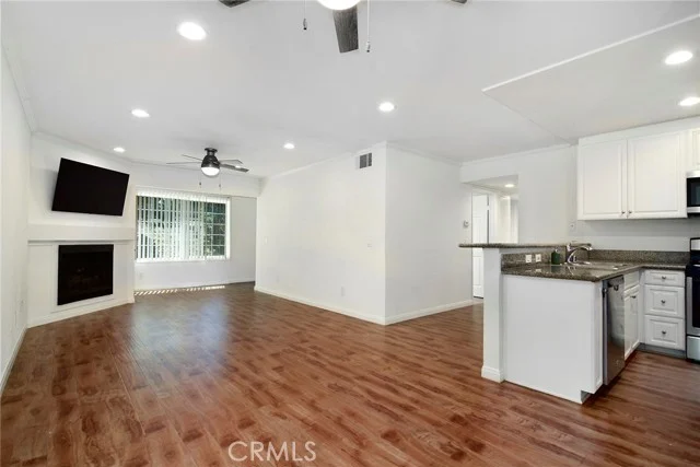 5525 Canoga Avenue #124, Woodland Hills
