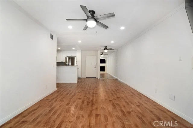 5525 Canoga Avenue #124 photo 4