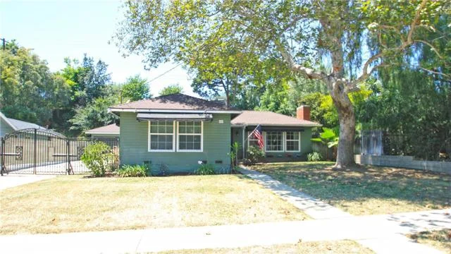 649 N Woods Avenue photo 1