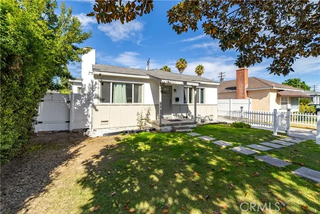 3934 Tuller photo 4