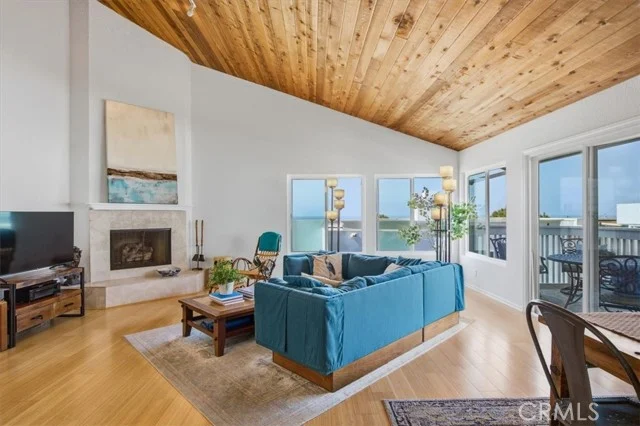 941 1st Street, Hermosa Beach