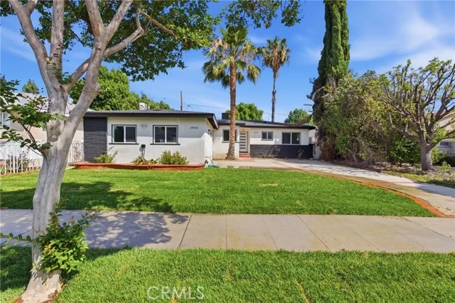 19649 Friar Street, Tarzana
